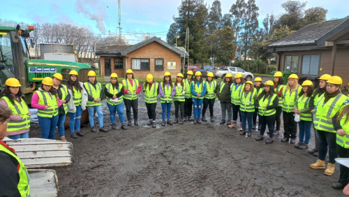 Capacitan-a-100-mujeres-entre-Maule-y-Los-Rios-como-operarias-de-grua-horquilla-6