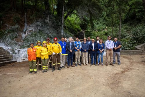 Donan-equipamiento-para-proteger-viviendas-frente-a-incendios-forestales-en-Concepcion-2