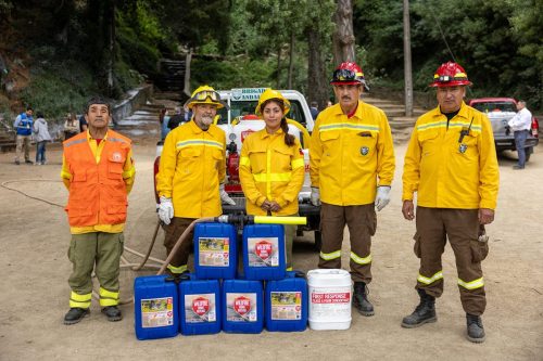 Donan-equipamiento-para-proteger-viviendas-frente-a-incendios-forestales-en-Concepcion-3