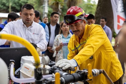 Donan-equipamiento-para-proteger-viviendas-frente-a-incendios-forestales-en-Concepcion-5