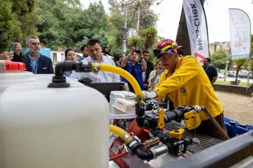 Donan-equipamiento-para-proteger-viviendas-frente-a-incendios-forestales-en-Concepcion-6